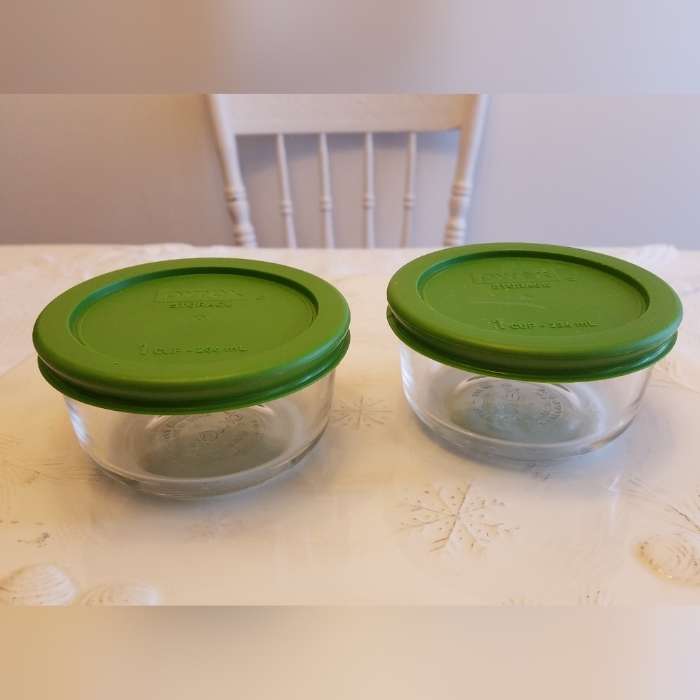 Set of 2 Pyrex 1 Cup 236 ml Round 7202 Glass Green Lids
